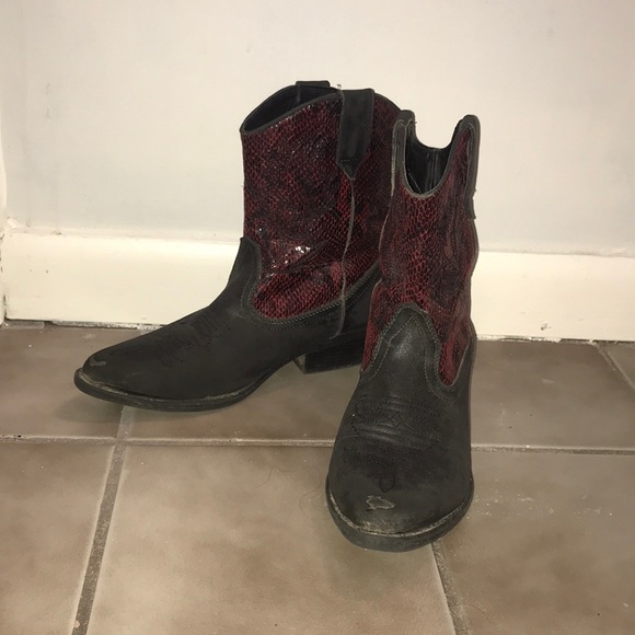 Boots - Picture 1 of 2